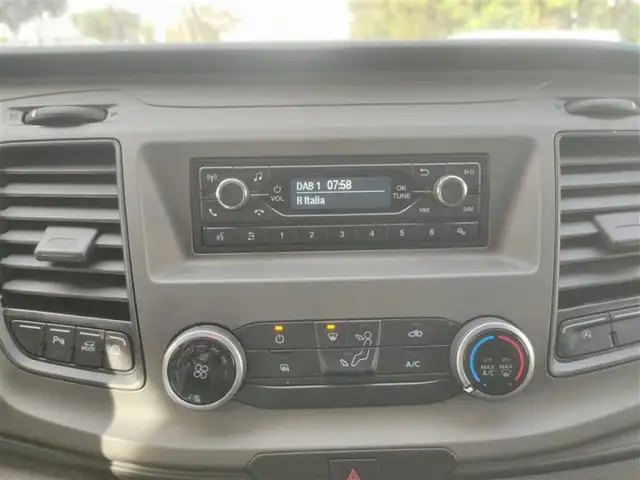 Ford Transit Custom view 15