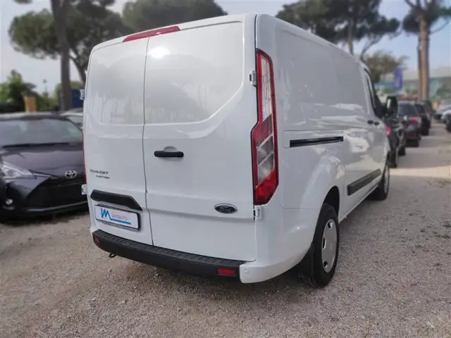 Ford Transit Custom view 3