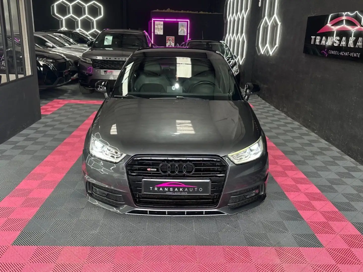 Audi A1 S line 1.6 TDI 116 ch ~ Clim automatique ~ Radars AR ~ Feux automatique ~ Jantes 17 Gris - 2