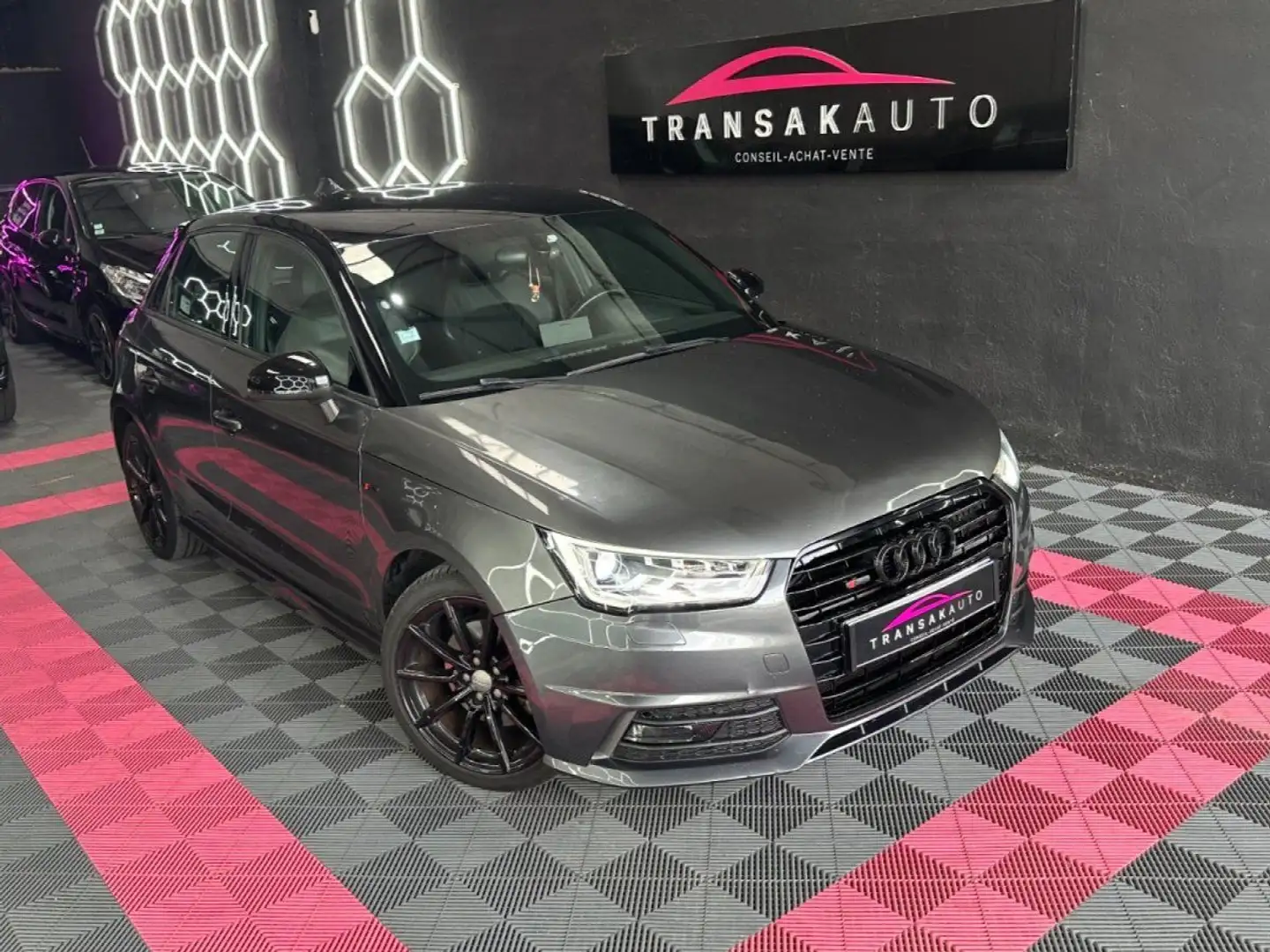 Audi A1 S line 1.6 TDI 116 ch ~ Clim automatique ~ Radars AR ~ Feux automatique ~ Jantes 17 Gris - 1