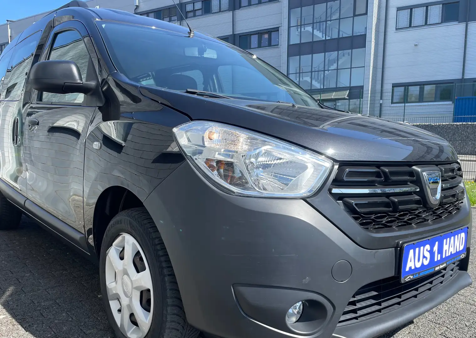 Dacia Dokker Ambiance KLIMA/APPLECARPLAY/BLUETOOTH nur 51.950Km Černá - 2