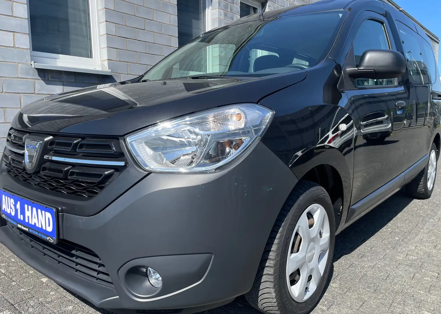 Dacia Dokker Ambiance KLIMA/APPLECARPLAY/BLUETOOTH nur 51.950Km Černá - 1