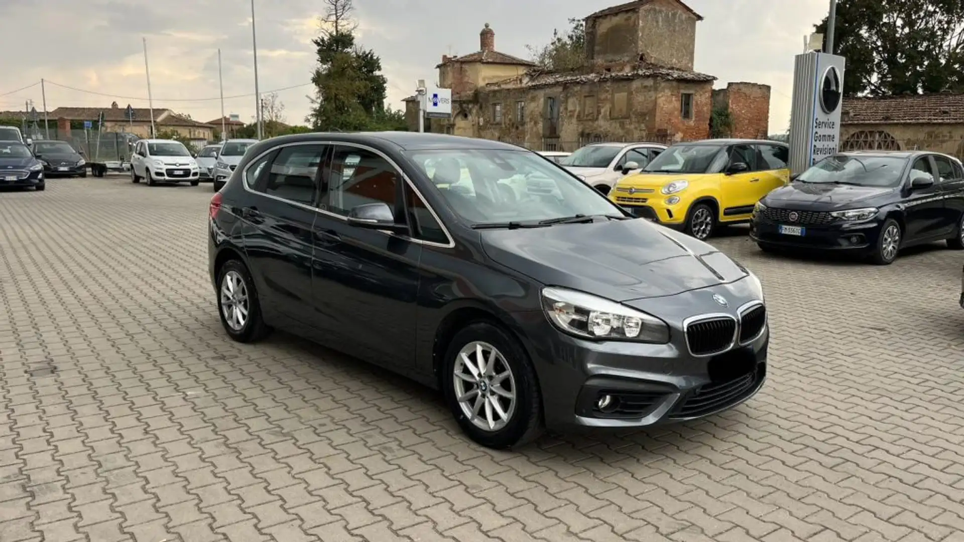BMW 216 d Active Tourer Advantage UNICO PROPRIETARIO Grigio - 2