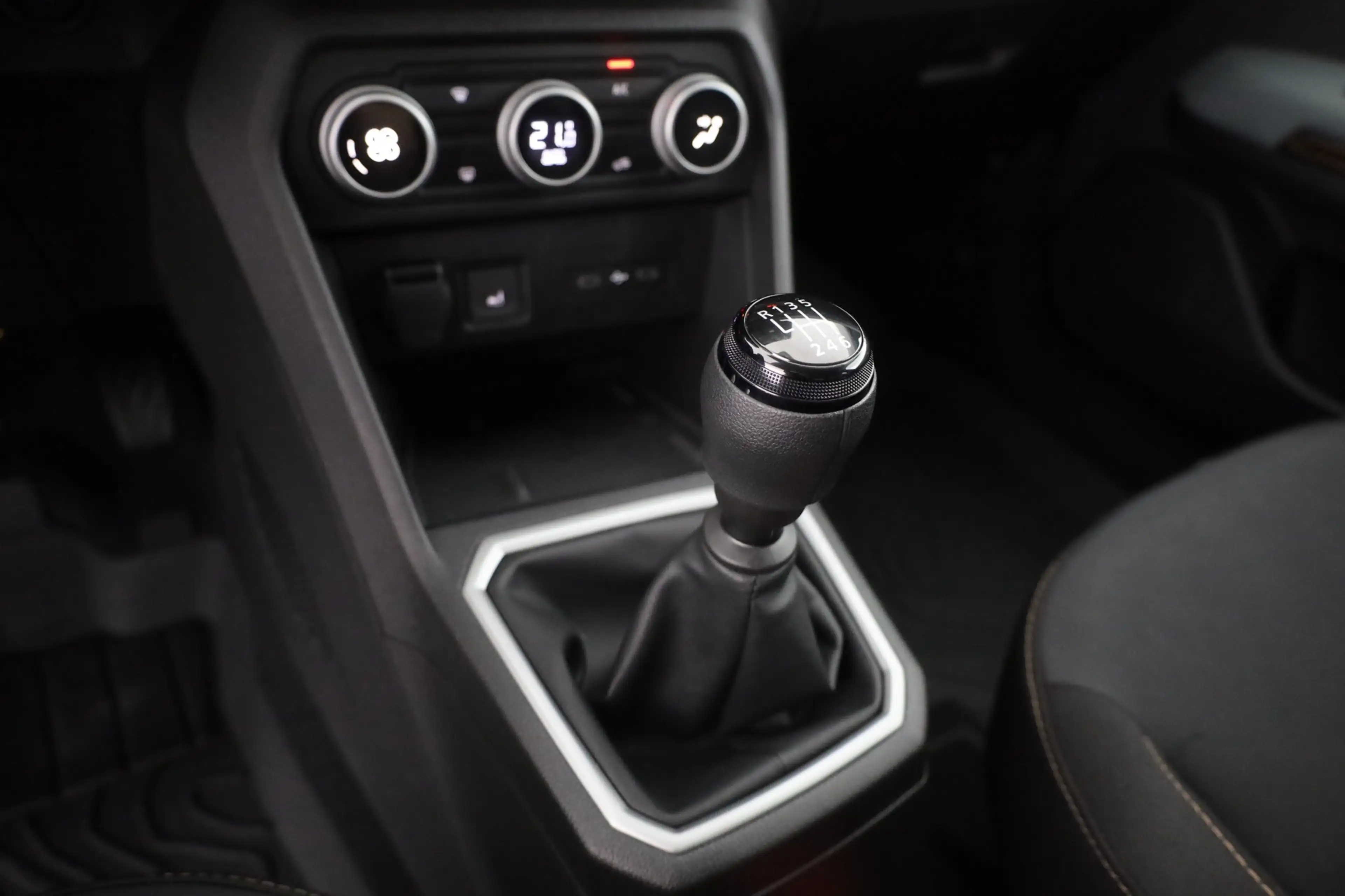 Dacia Jogger TCe 110 Extreme LED 7-Sitzer Kamera — photo 14
