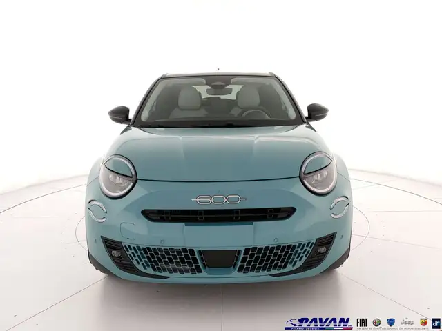 Fiat 600 view 2