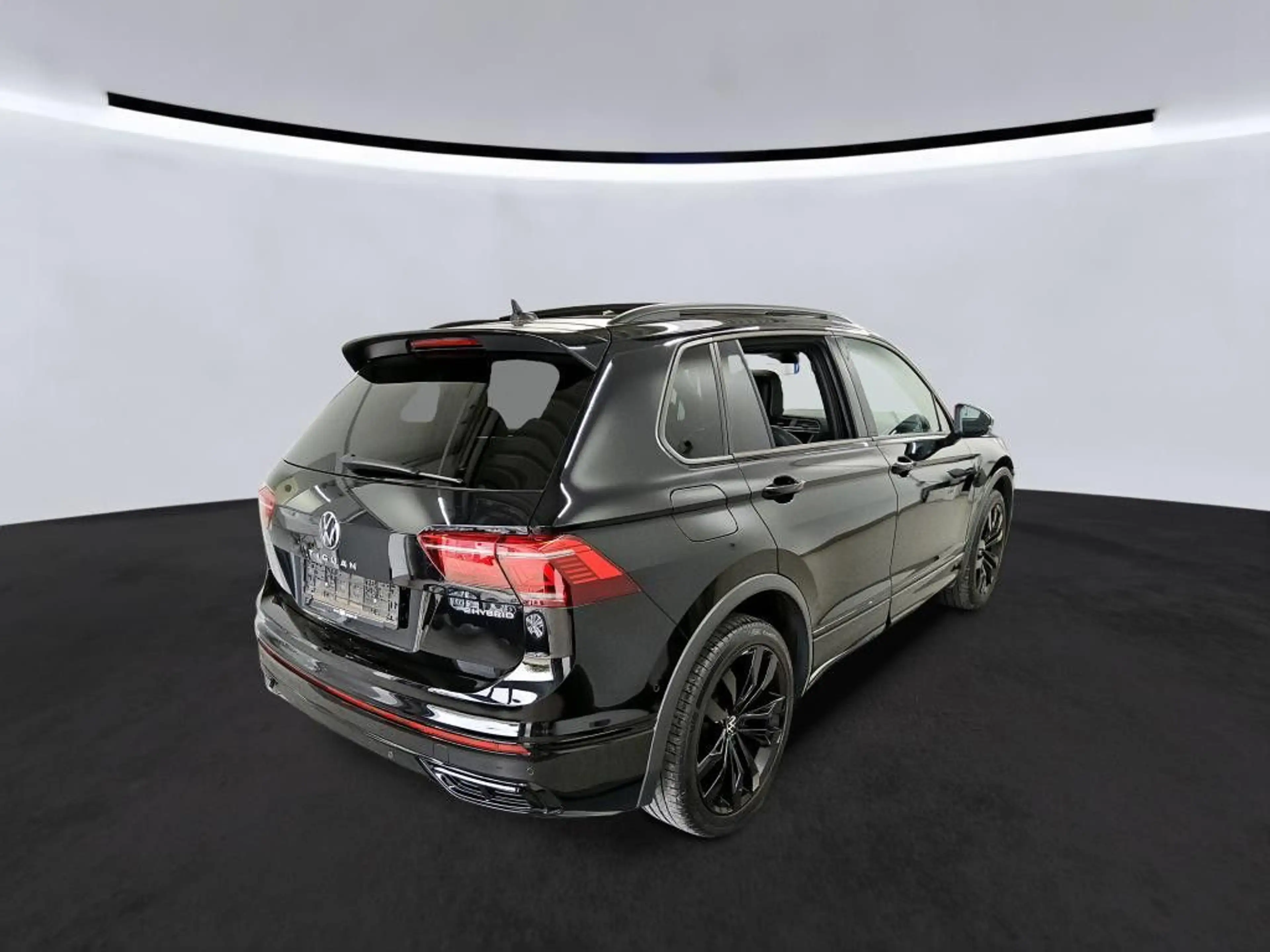 Volkswagen Tiguan R-Line eHybrid Black Style Pano Leder — photo 3