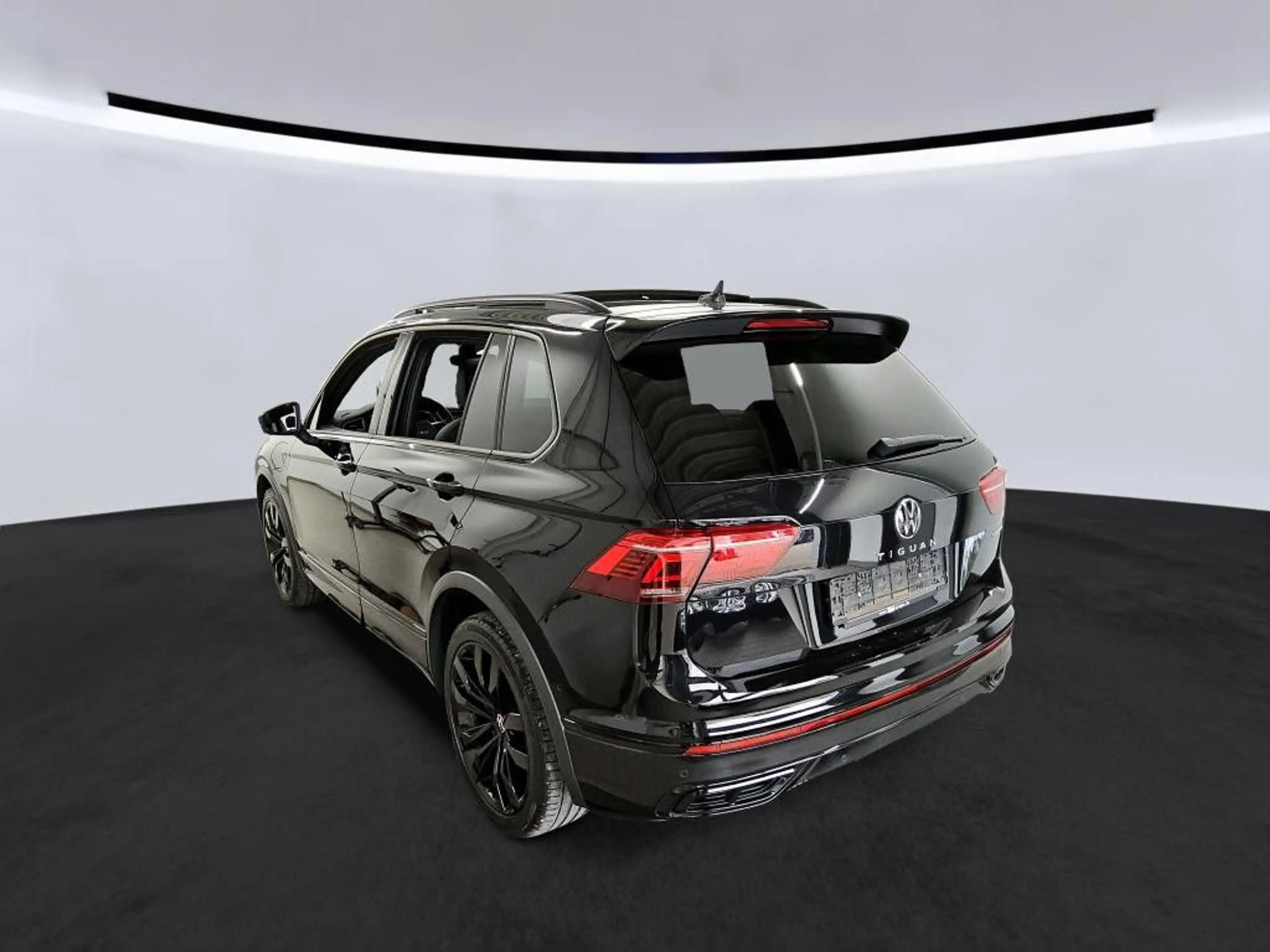Volkswagen Tiguan R-Line eHybrid Black Style Pano Leder — photo 4
