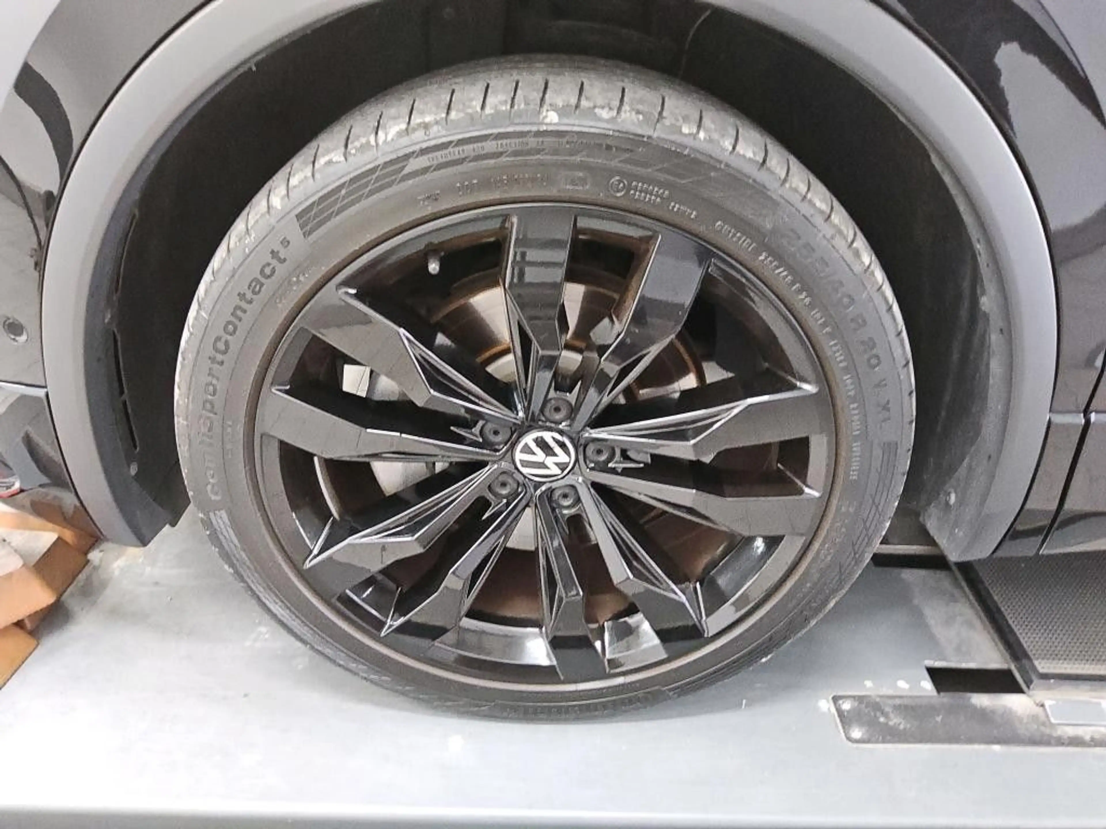 Volkswagen Tiguan R-Line eHybrid Black Style Pano Leder — photo 5