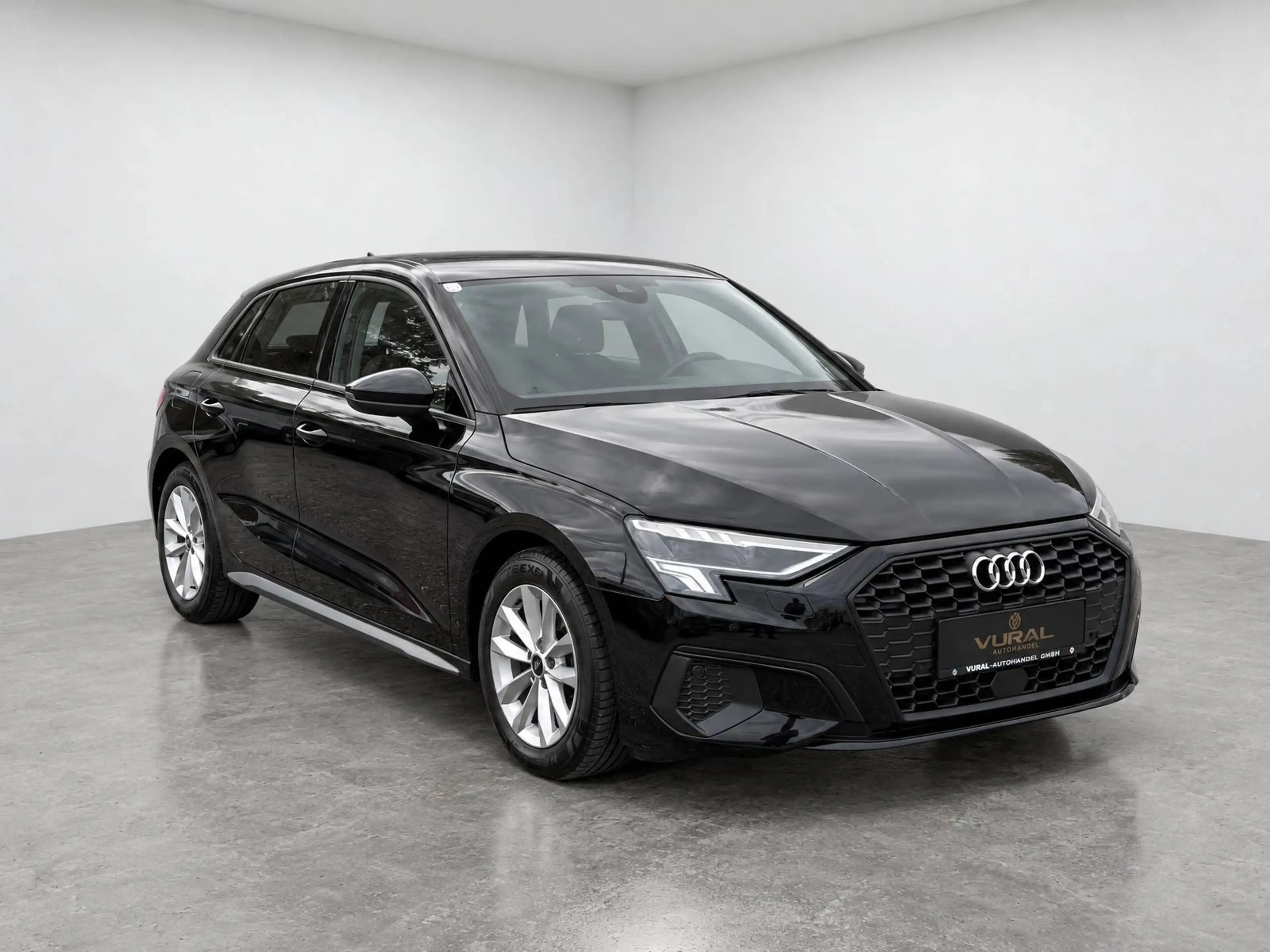 Audi A3 35 TDI S-tronic | Matrix LED | NAVI | ACC | 1.Besitzer | — photo 5
