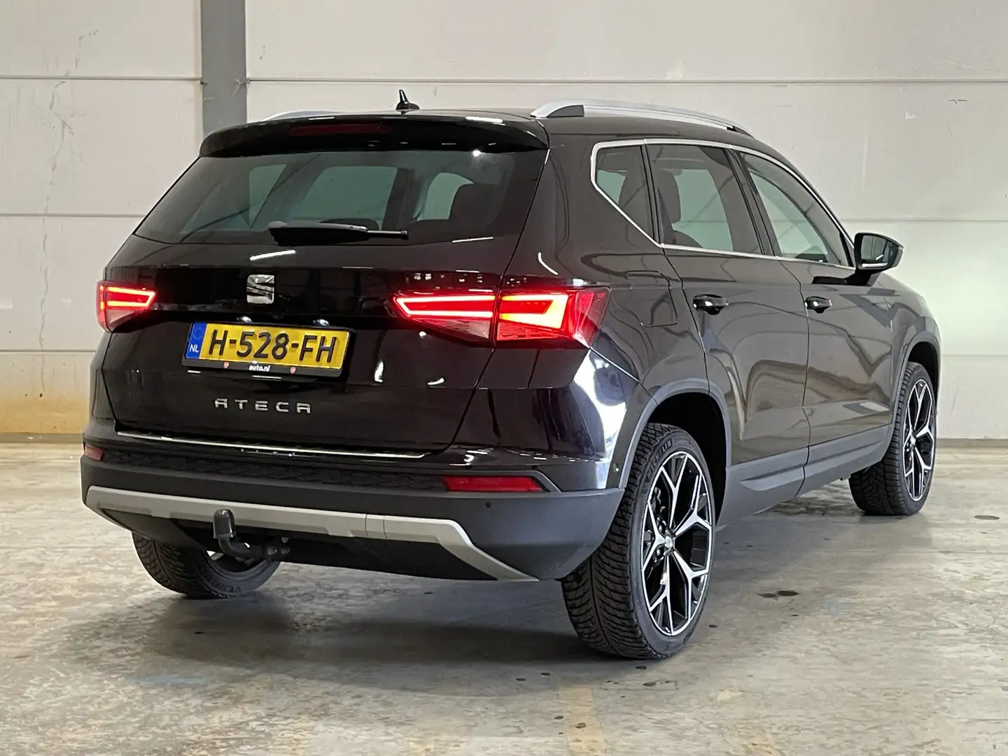 SEAT Ateca 1.5 TSI Business Intense | Trekhaak | Camera | Car Zwart - 2