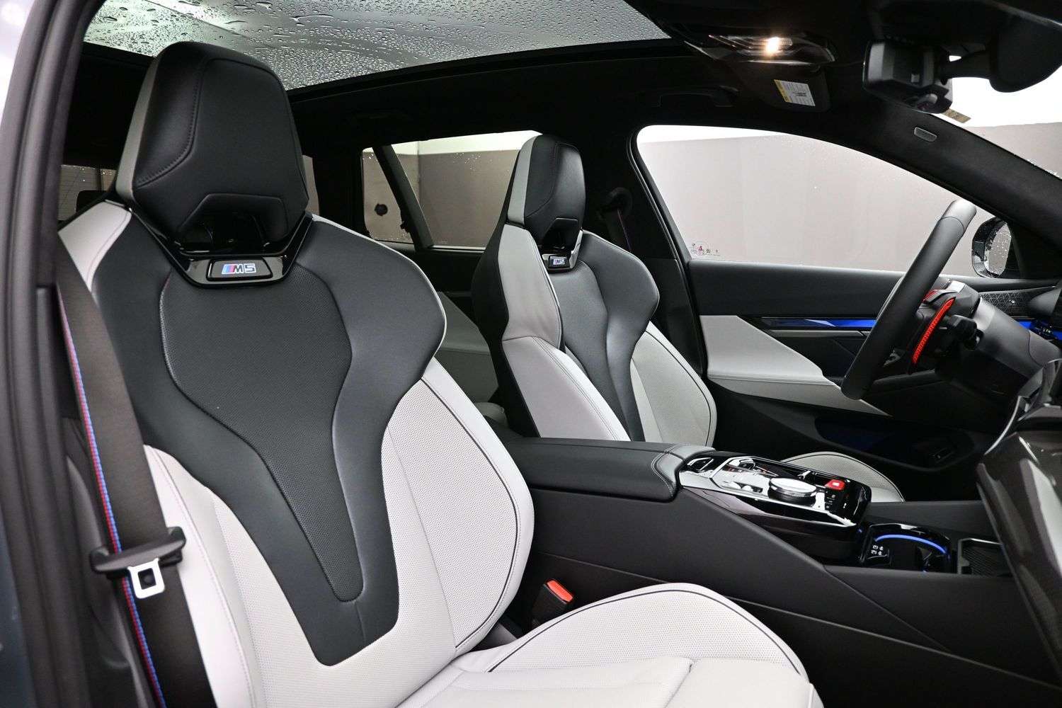 2025 BMW M5 TOURING ADVANCED DRIVER ASSISTANCE, PANORAMIC ROOF thumb 40