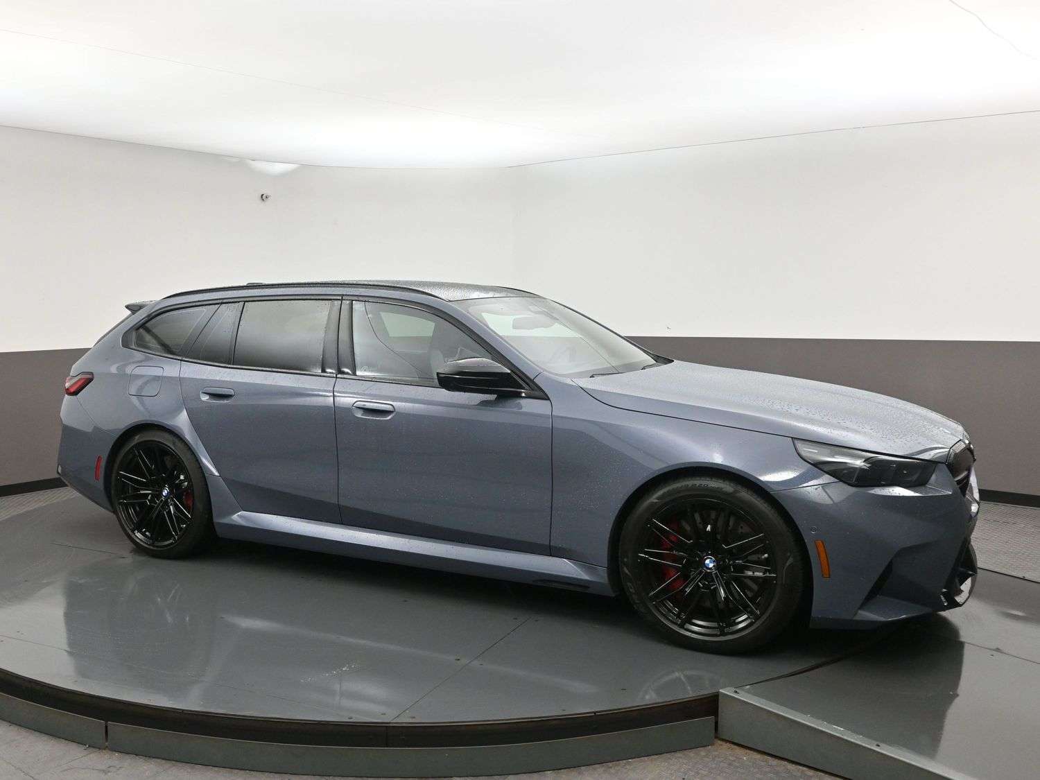 2025 BMW M5 TOURING ADVANCED DRIVER ASSISTANCE, PANORAMIC ROOF 4,400 cc 8 cyl