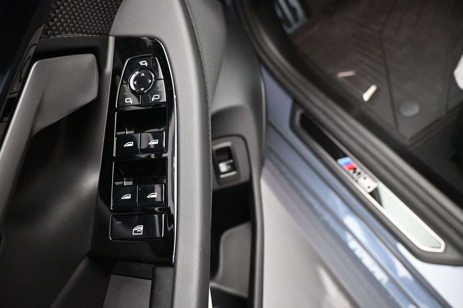 2025 BMW M5 TOURING ADVANCED DRIVER ASSISTANCE, PANORAMIC ROOF thumb 7