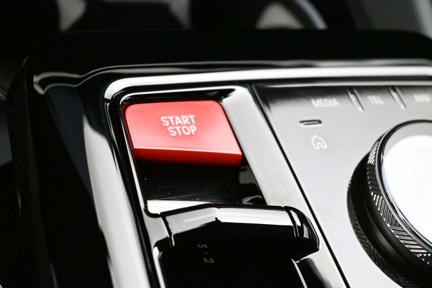 2025 BMW M5 TOURING ADVANCED DRIVER ASSISTANCE, PANORAMIC ROOF thumb 10