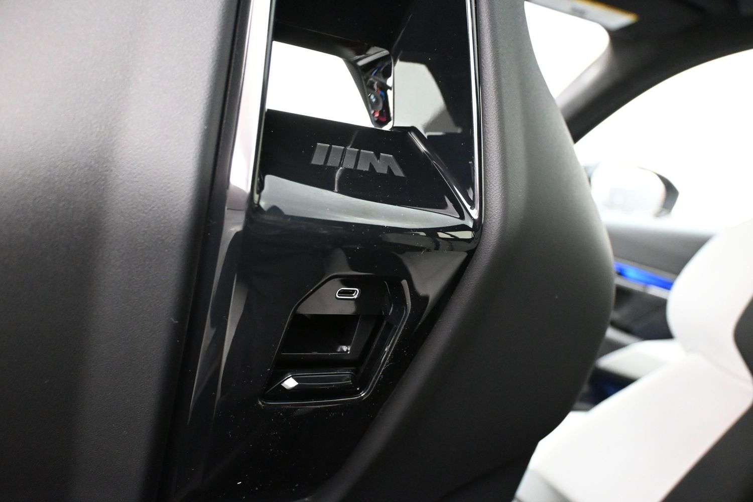 2025 BMW M5 TOURING ADVANCED DRIVER ASSISTANCE, PANORAMIC ROOF thumb 30