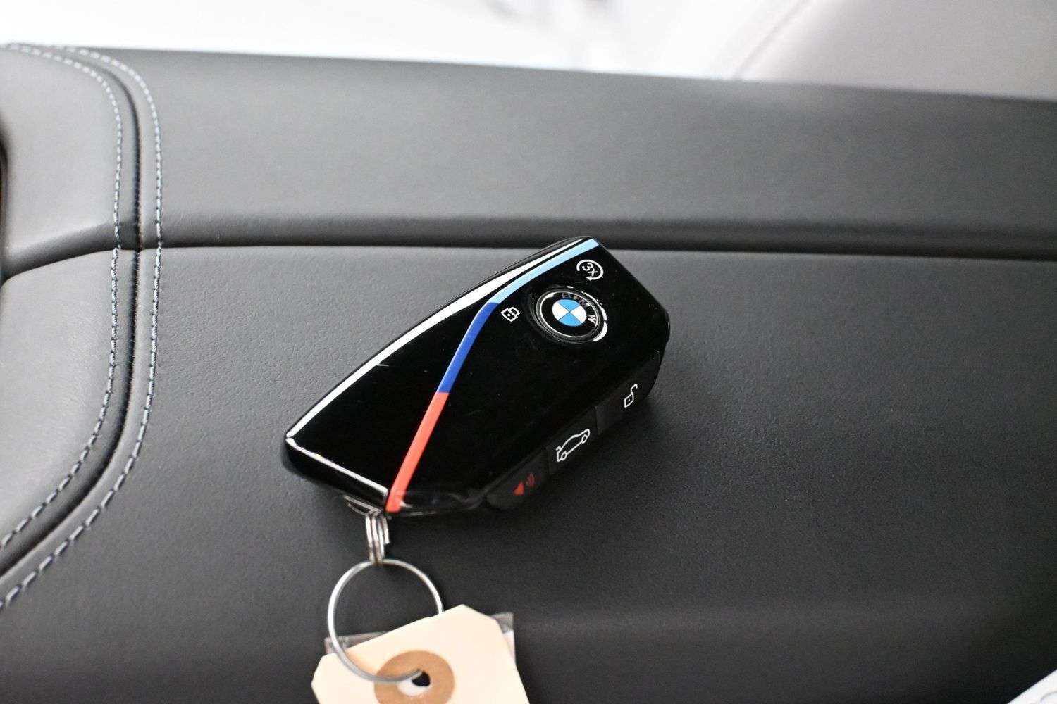 2025 BMW M5 TOURING ADVANCED DRIVER ASSISTANCE, PANORAMIC ROOF thumb 6