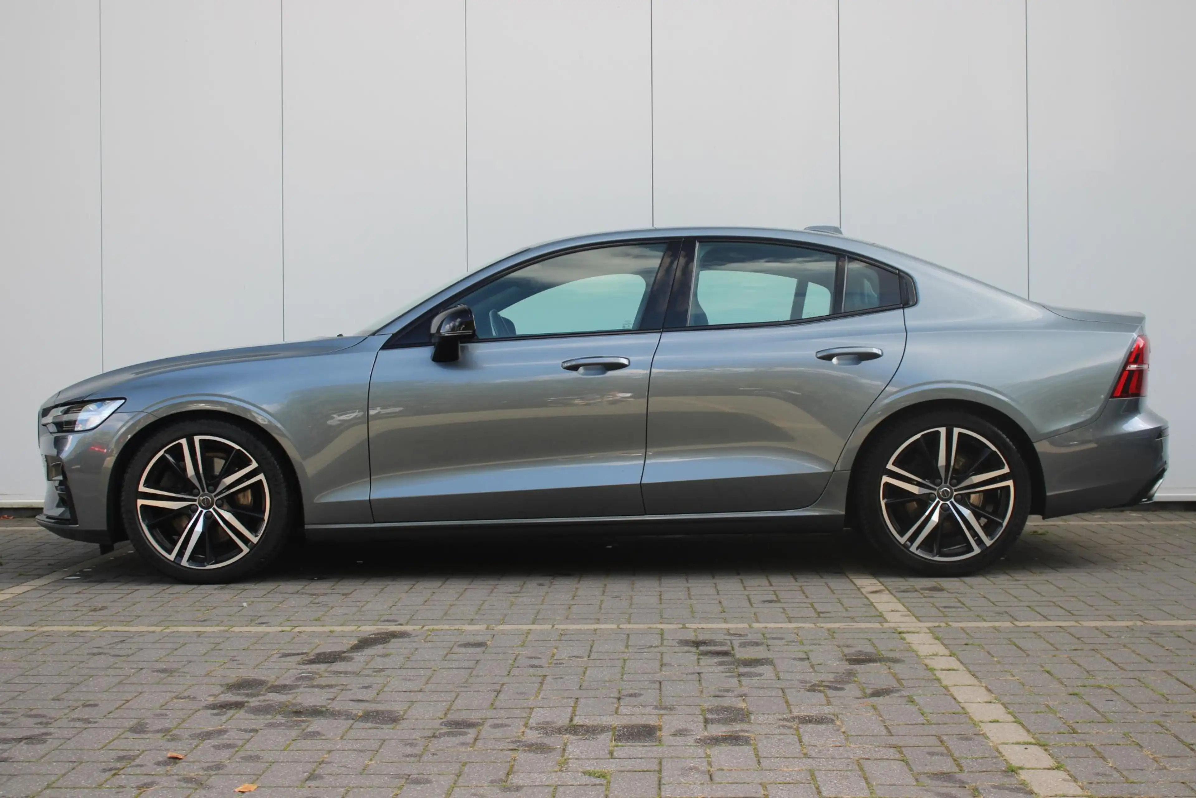 Volvo S60 T5 Intro Edition | Adaptive Cruise Control | BLIS — photo 7