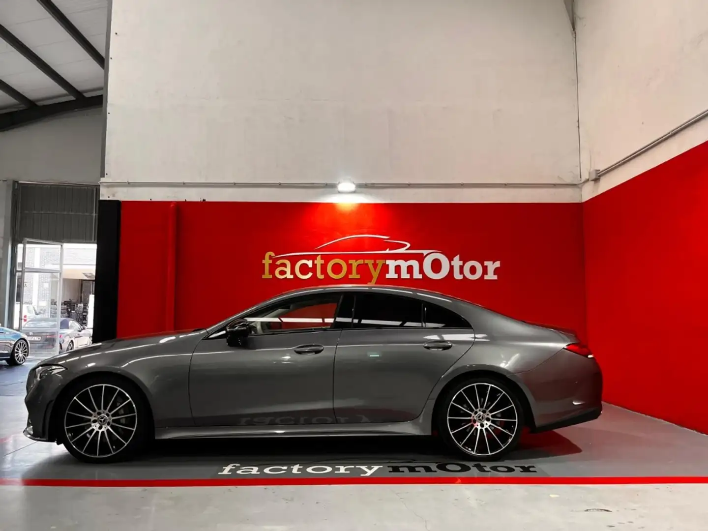 Mercedes-Benz CLS 300 300d Aut. Gris - 1