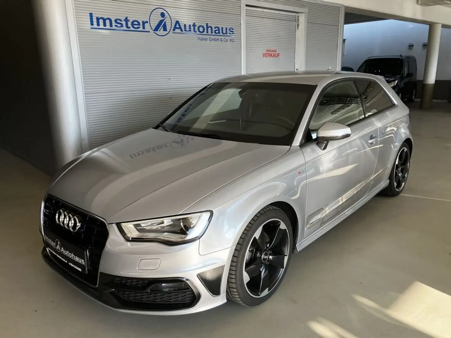 Audi A3 Ambition quattro 2,0TDI S-line 150PS Silber - 1
