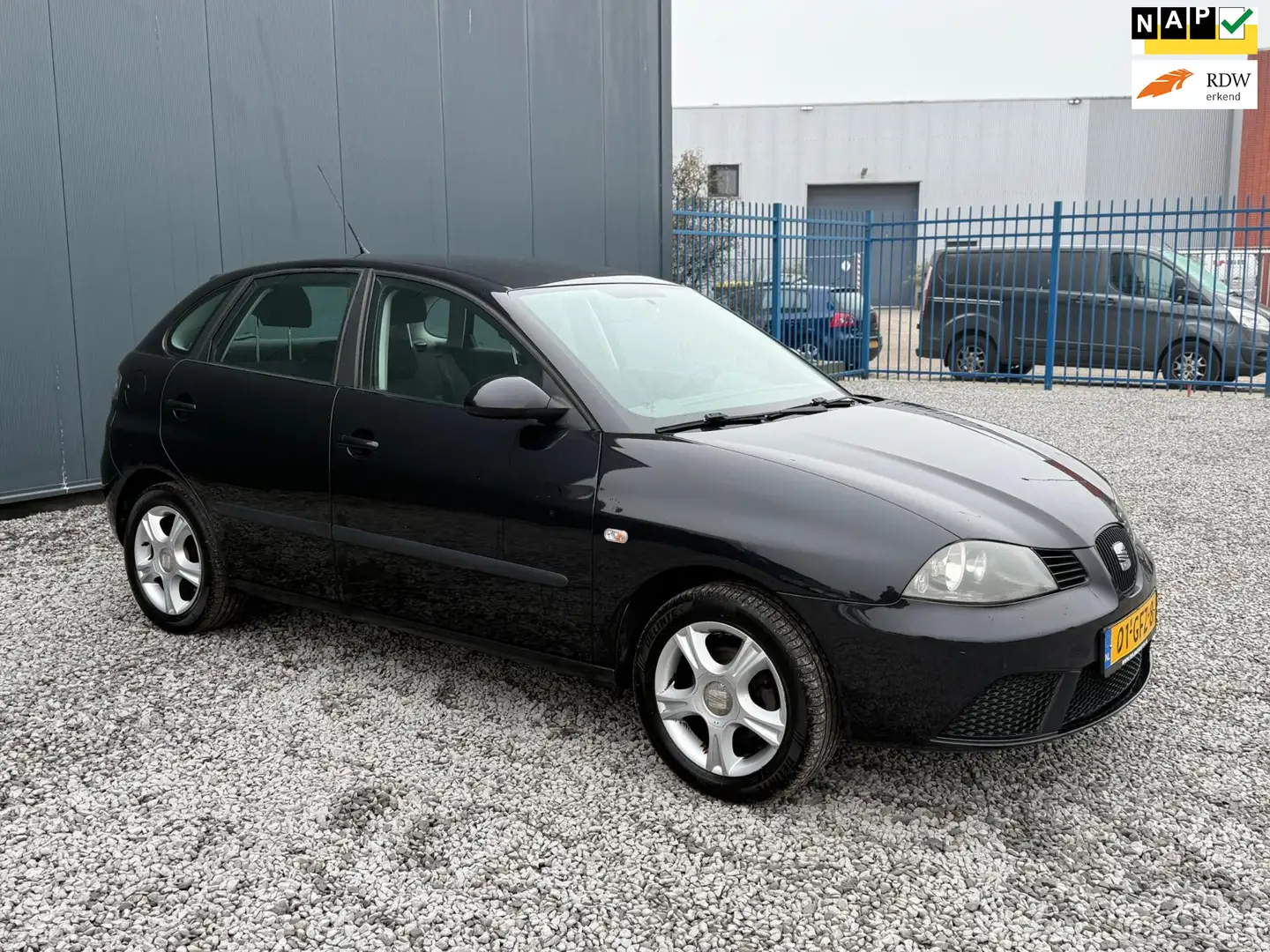 SEAT Ibiza 1.4-16V Trendstyle AIRCO!5DEURS!APK!KOOPJE! Schwarz - 1