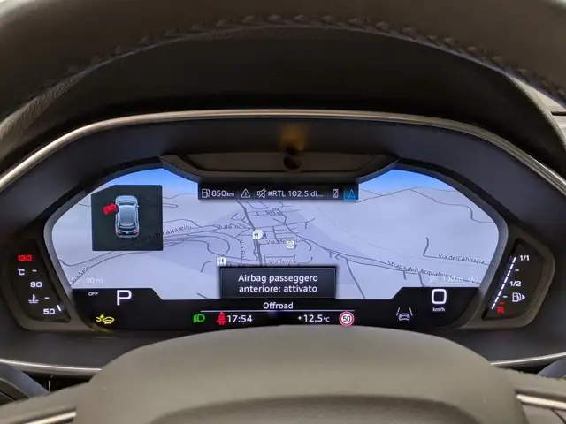 Audi Q3 view 13