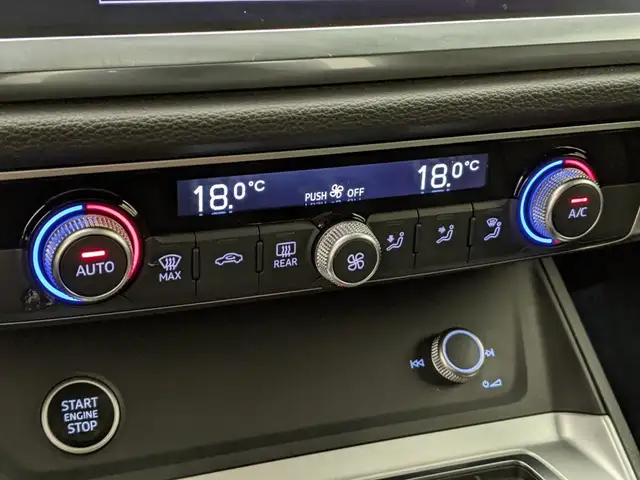 Audi Q3 view 15