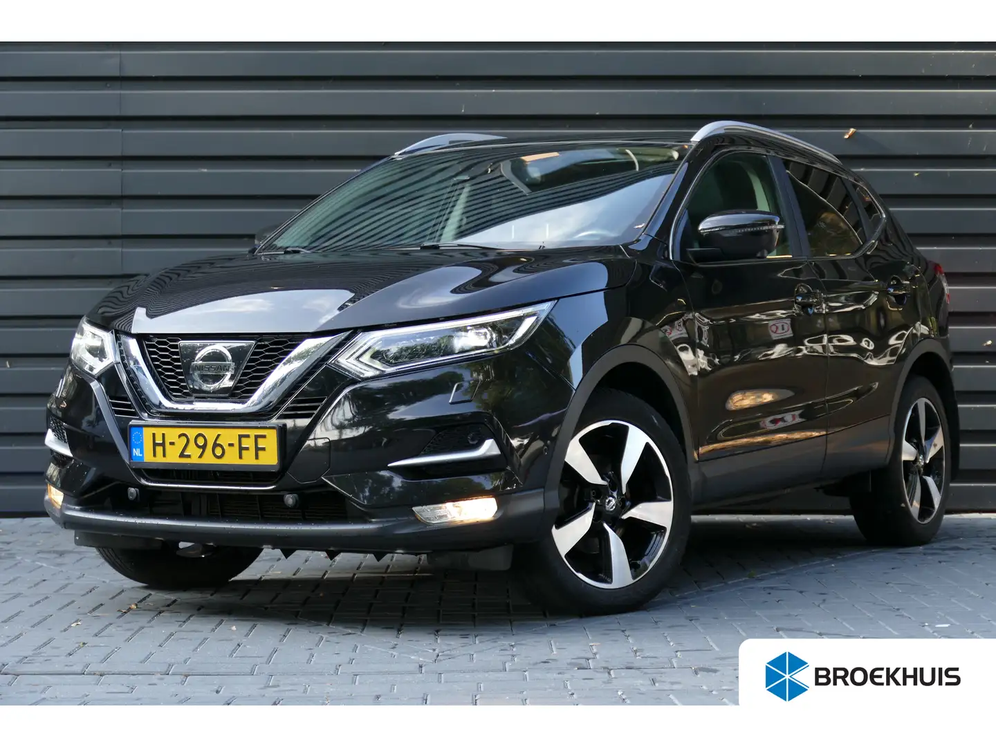 Nissan Qashqai 1.2 115PK N-CONNECTA / NAVI / CLIMA / PDC / 18"LMV Noir - 1