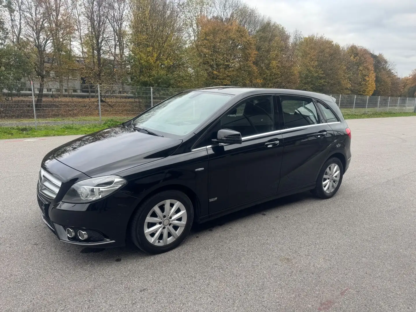 Mercedes-Benz B 180 CDI Automatik Navi *** Schwarz - 1