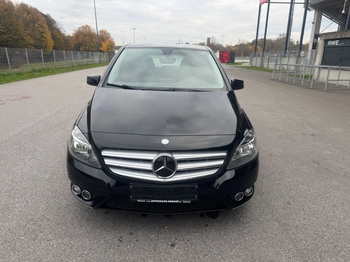 Mercedes-Benz B 180 CDI Automatik Navi *** Schwarz - 2