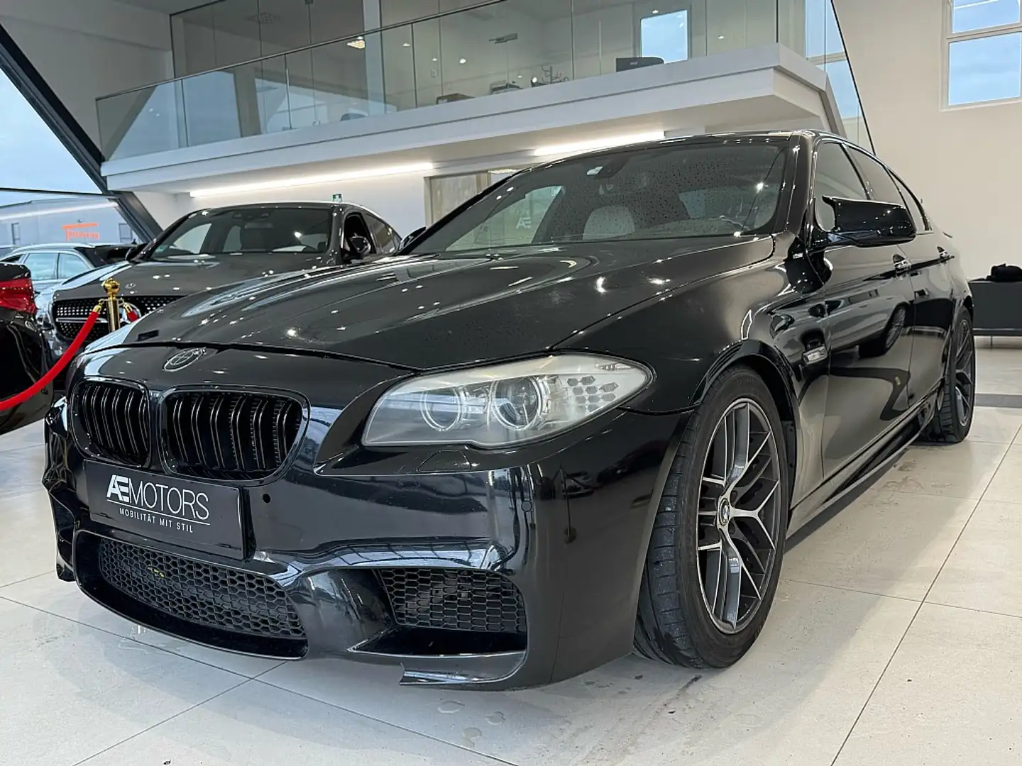 BMW 535 i  Aut.//M5-UMBAU //EXPORT // Schwarz - 1