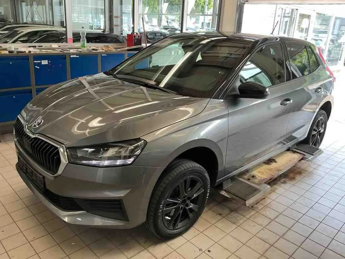 Skoda Fabia 1.0 TSI DSG Ambition Gris - 2