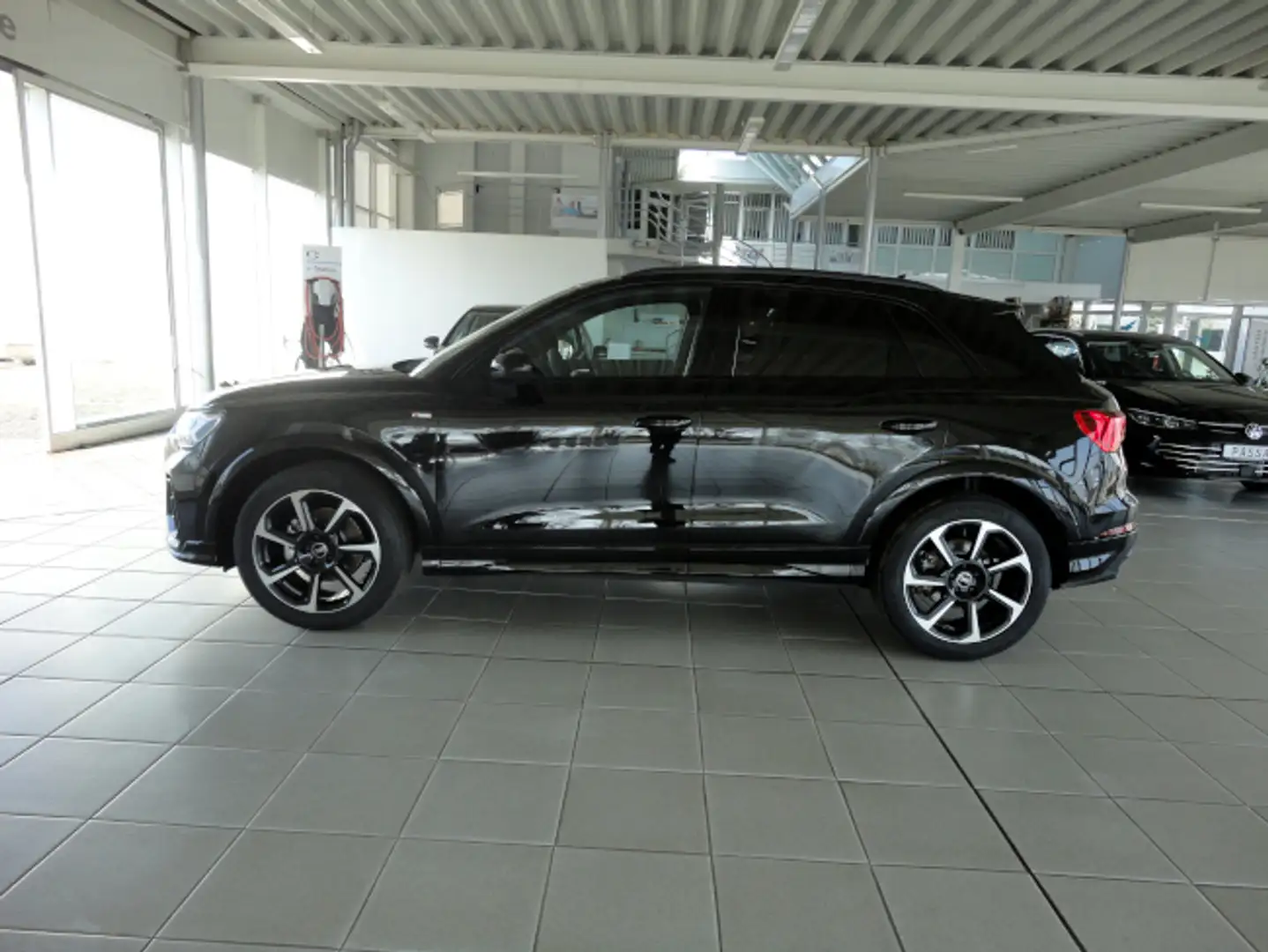 Audi Q3 S line TFSI s-tronic Optikpaket schwarz Noir - 2