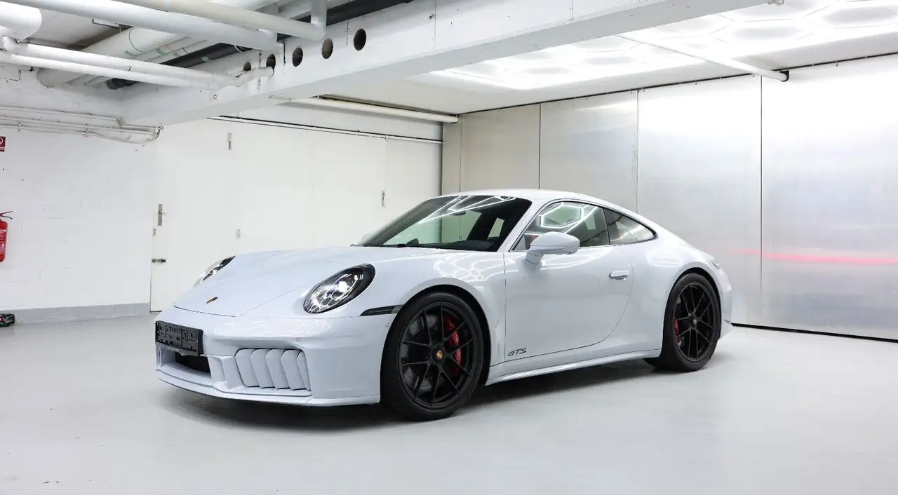 Porsche 992 GTS T-Hybrid 18 Wege GTS Paket Lift Carbon 4