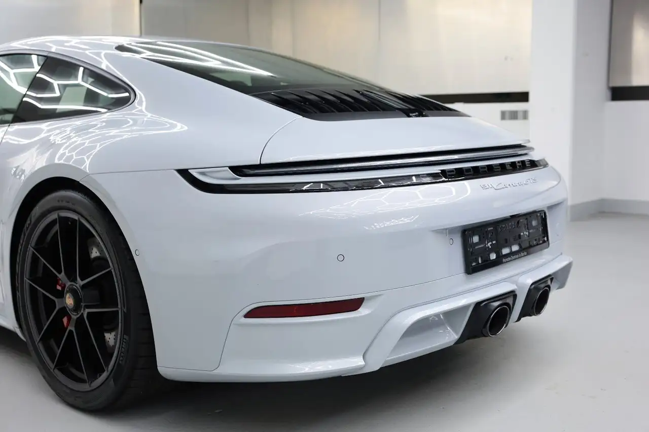 Porsche 992 GTS T-Hybrid 18 Wege GTS Paket Lift Carbon 16