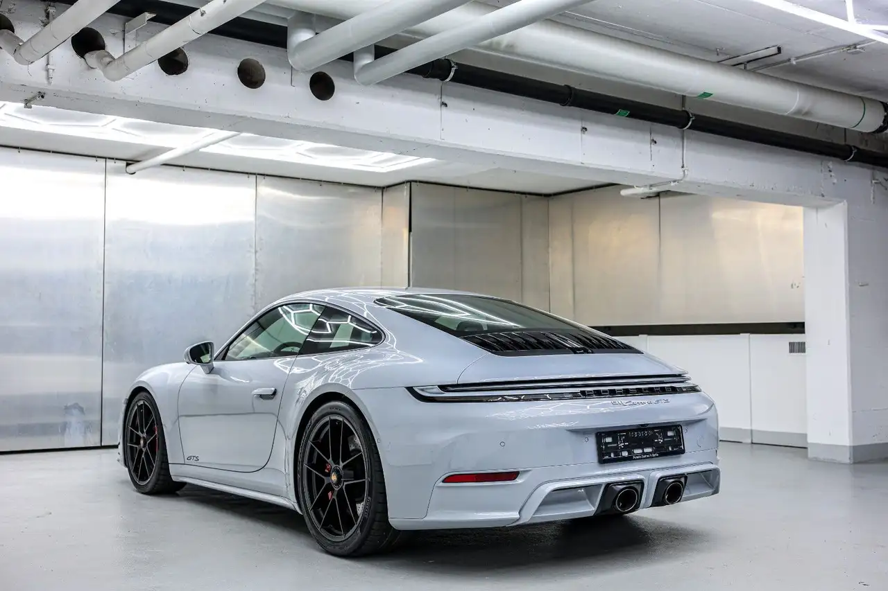 Porsche 992 GTS T-Hybrid 18 Wege GTS Paket Lift Carbon 7