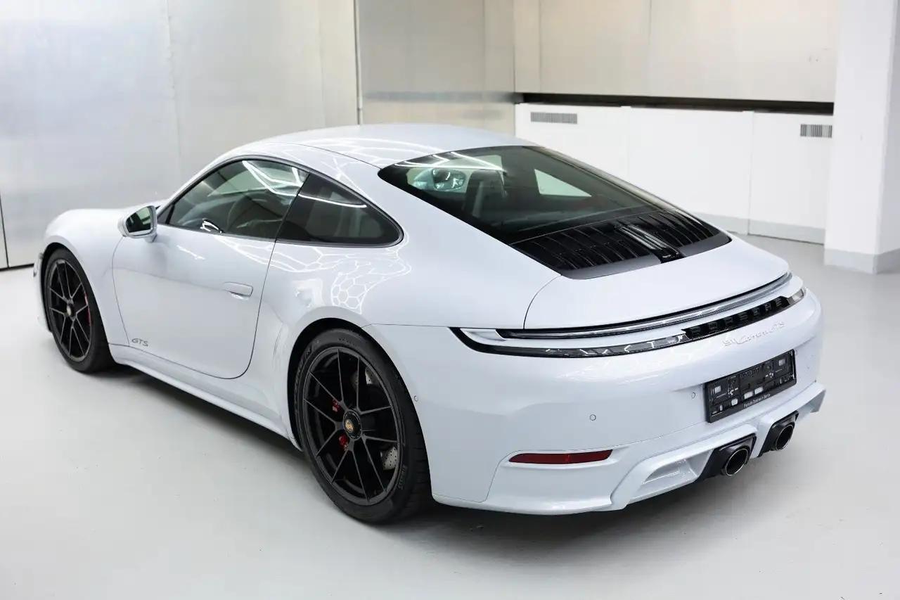 Porsche 992 GTS T-Hybrid 18 Wege GTS Paket Lift Carbon 8