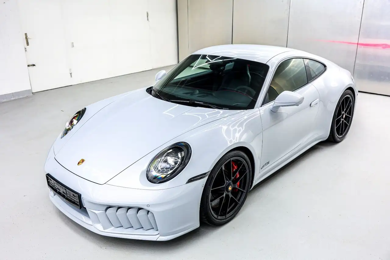 Porsche 992 GTS T-Hybrid 18 Wege GTS Paket Lift Carbon 5