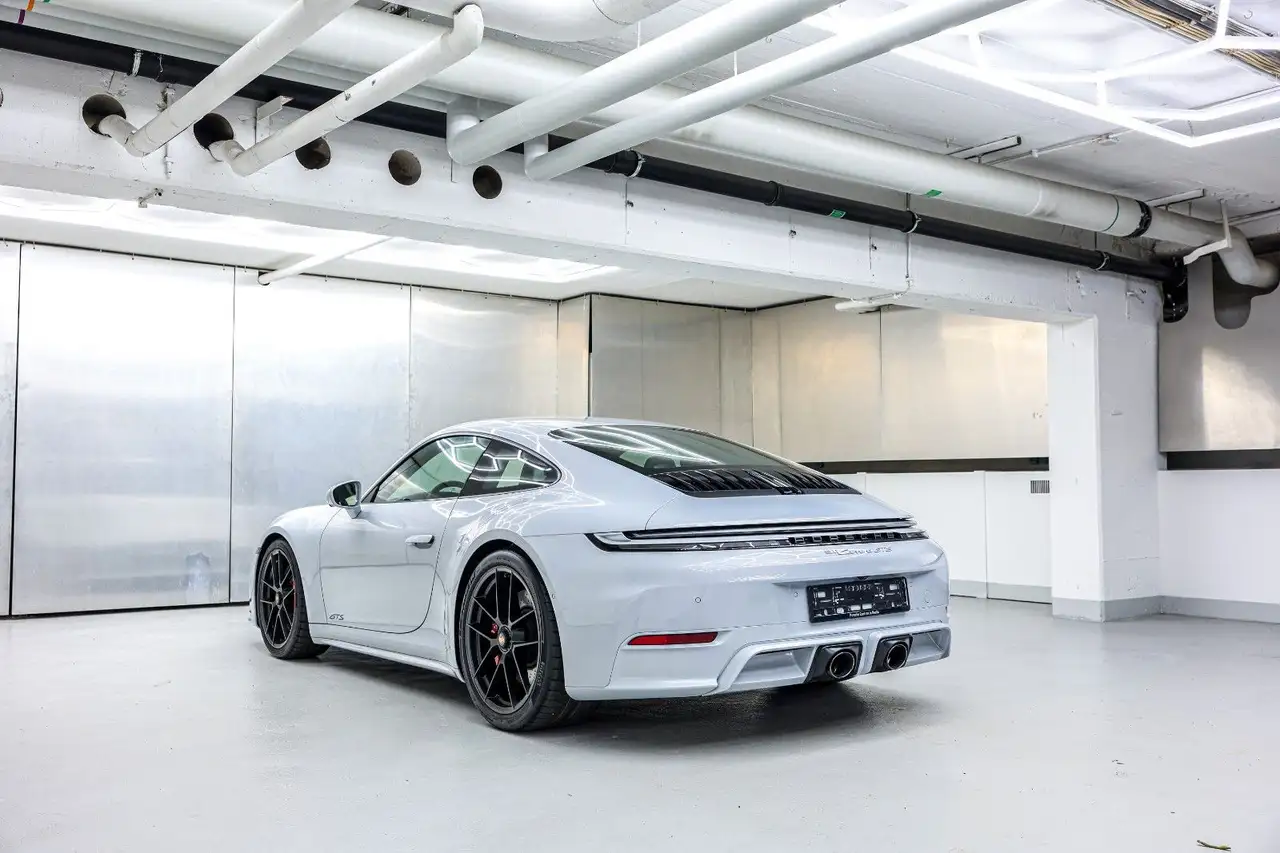 Porsche 992 GTS T-Hybrid 18 Wege GTS Paket Lift Carbon 6