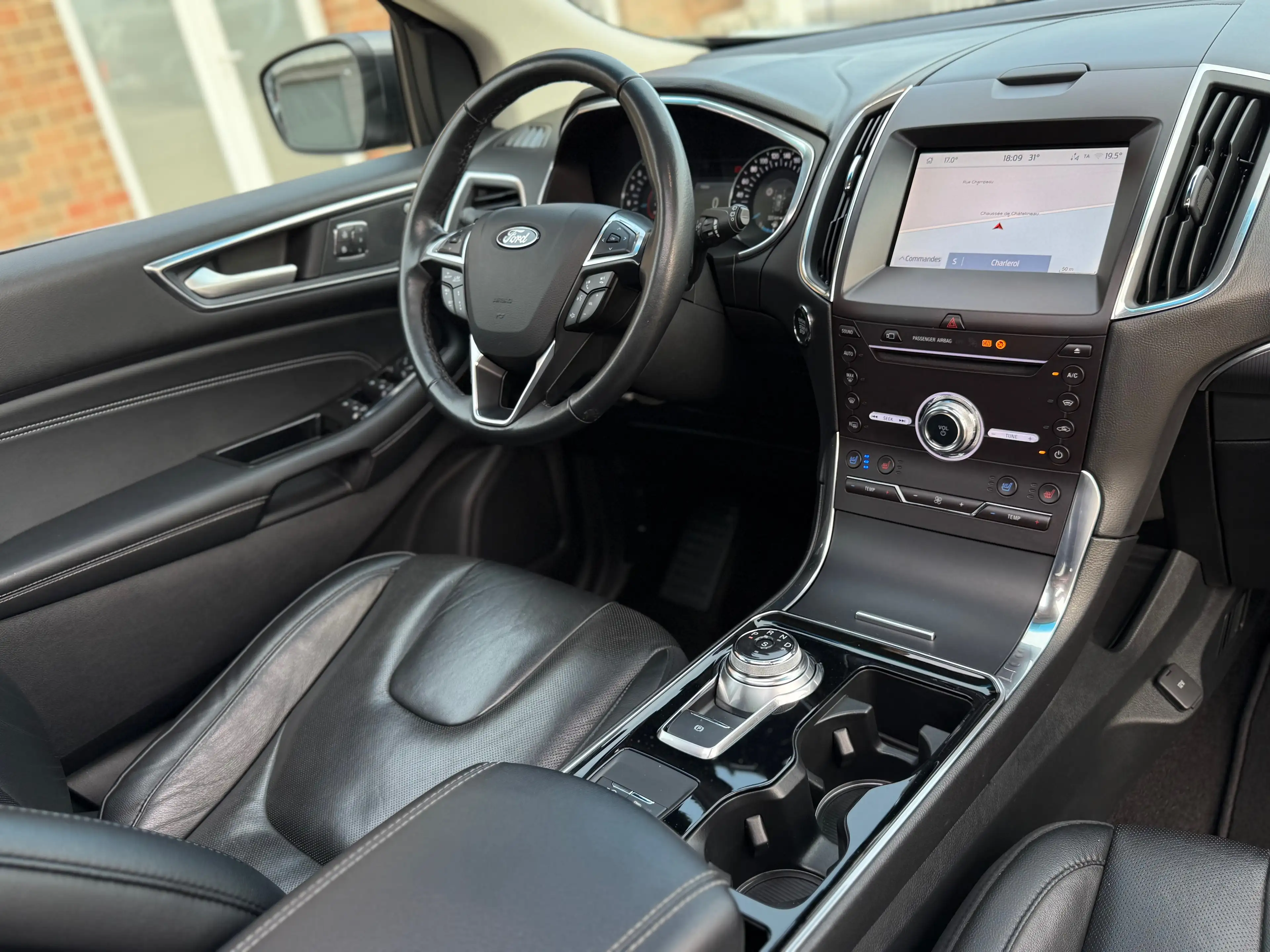 Ford Edge 2.0 TDCi 150CV Titanium BOITE AUTO TOIT PANO CUIR NACI LINE ASSIST DISTRO — photo 12