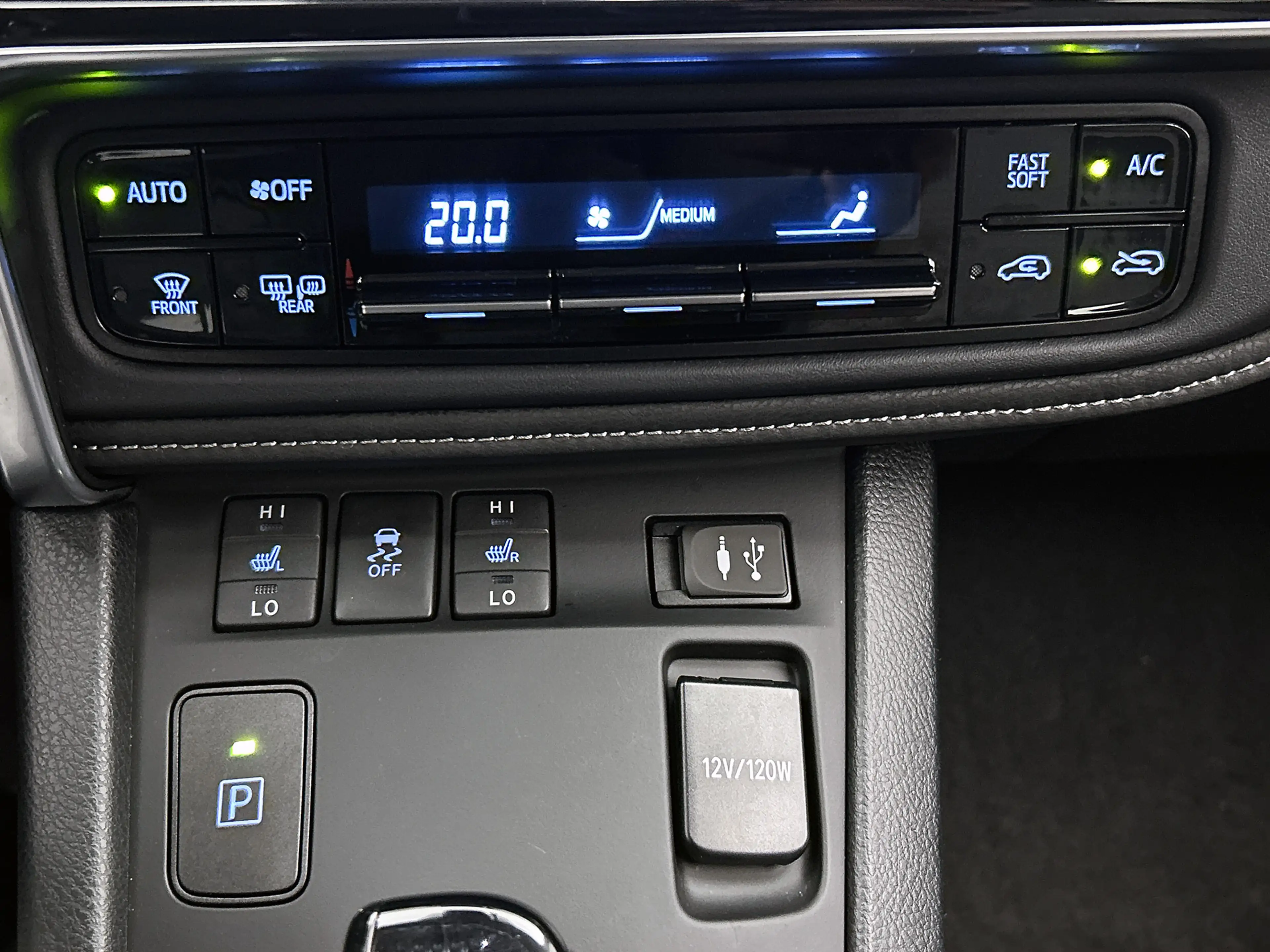 Toyota Auris Touring Sports 1.8 Hybrid Dynamic Ultimate | Stoel — photo 11