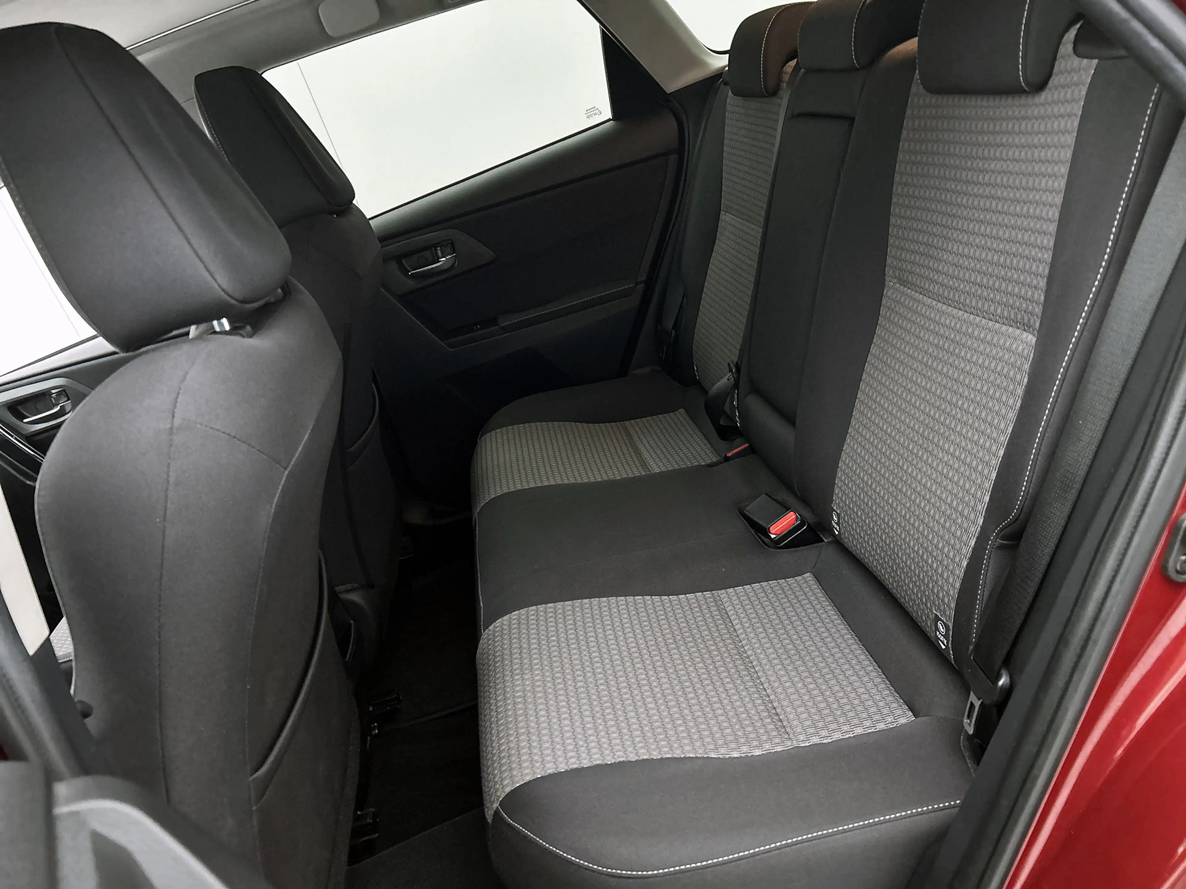 Toyota Auris Touring Sports 1.8 Hybrid Dynamic Ultimate | Stoel — photo 18