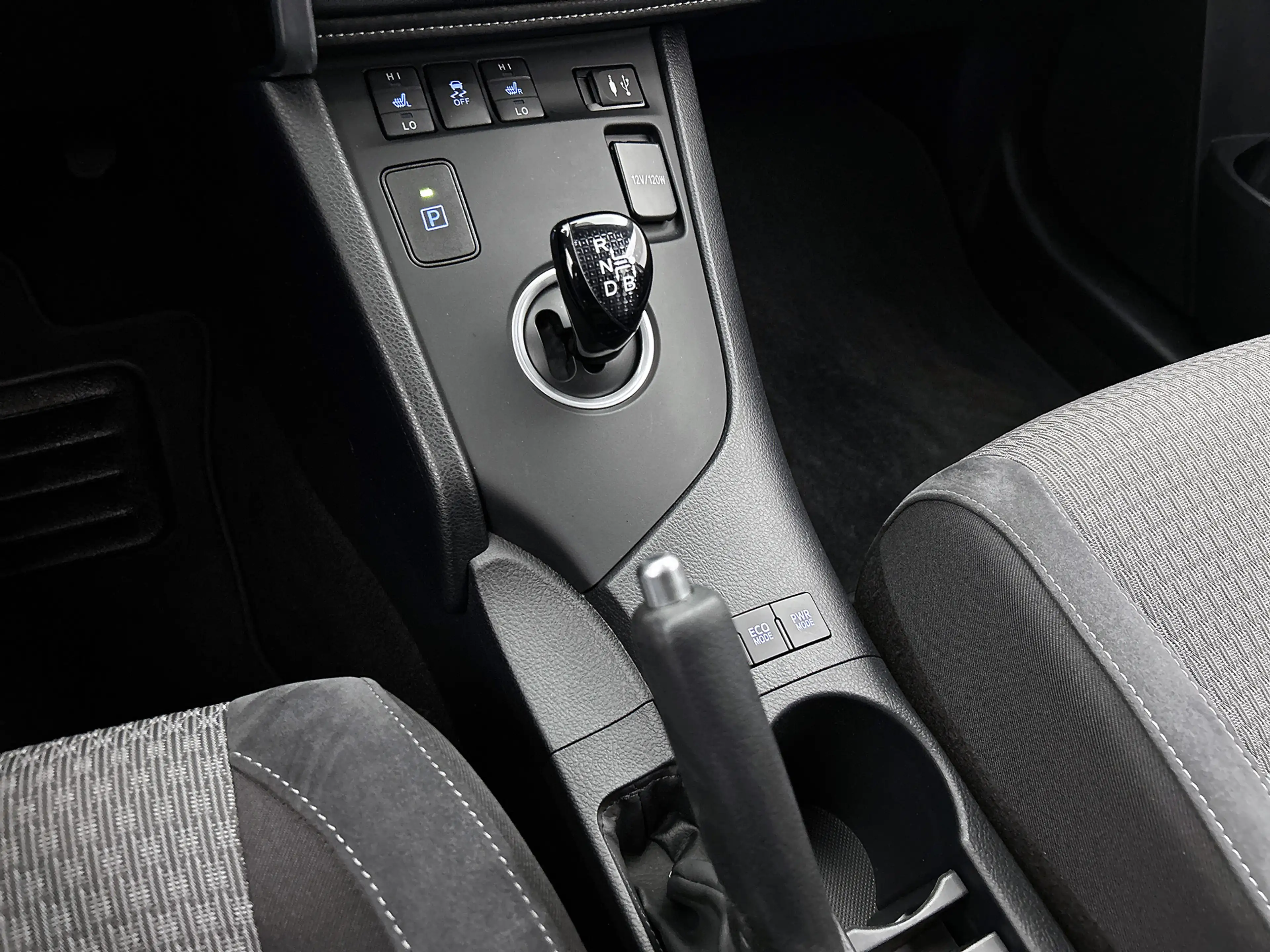 Toyota Auris Touring Sports 1.8 Hybrid Dynamic Ultimate | Stoel — photo 12