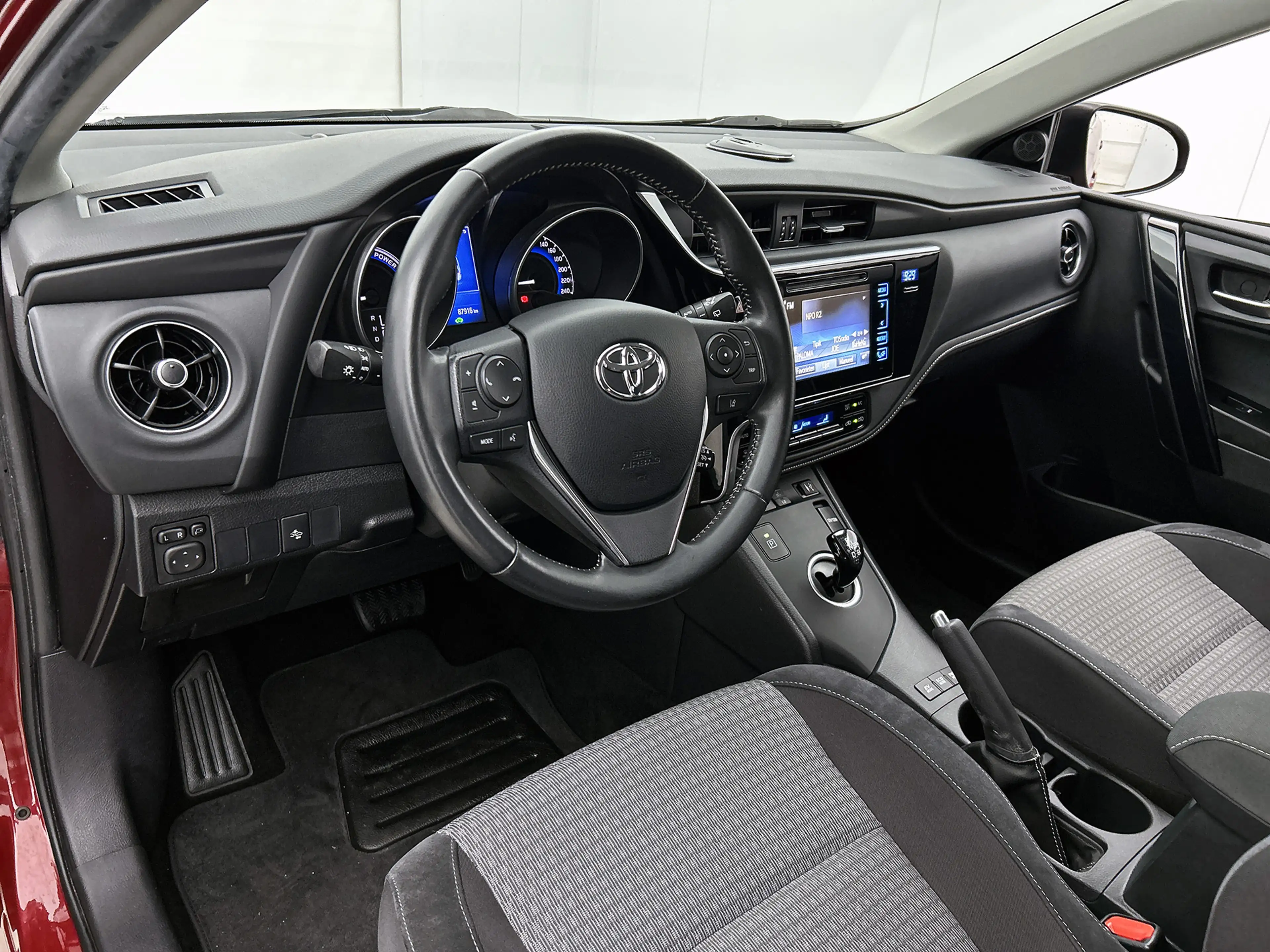 Toyota Auris Touring Sports 1.8 Hybrid Dynamic Ultimate | Stoel — photo 19