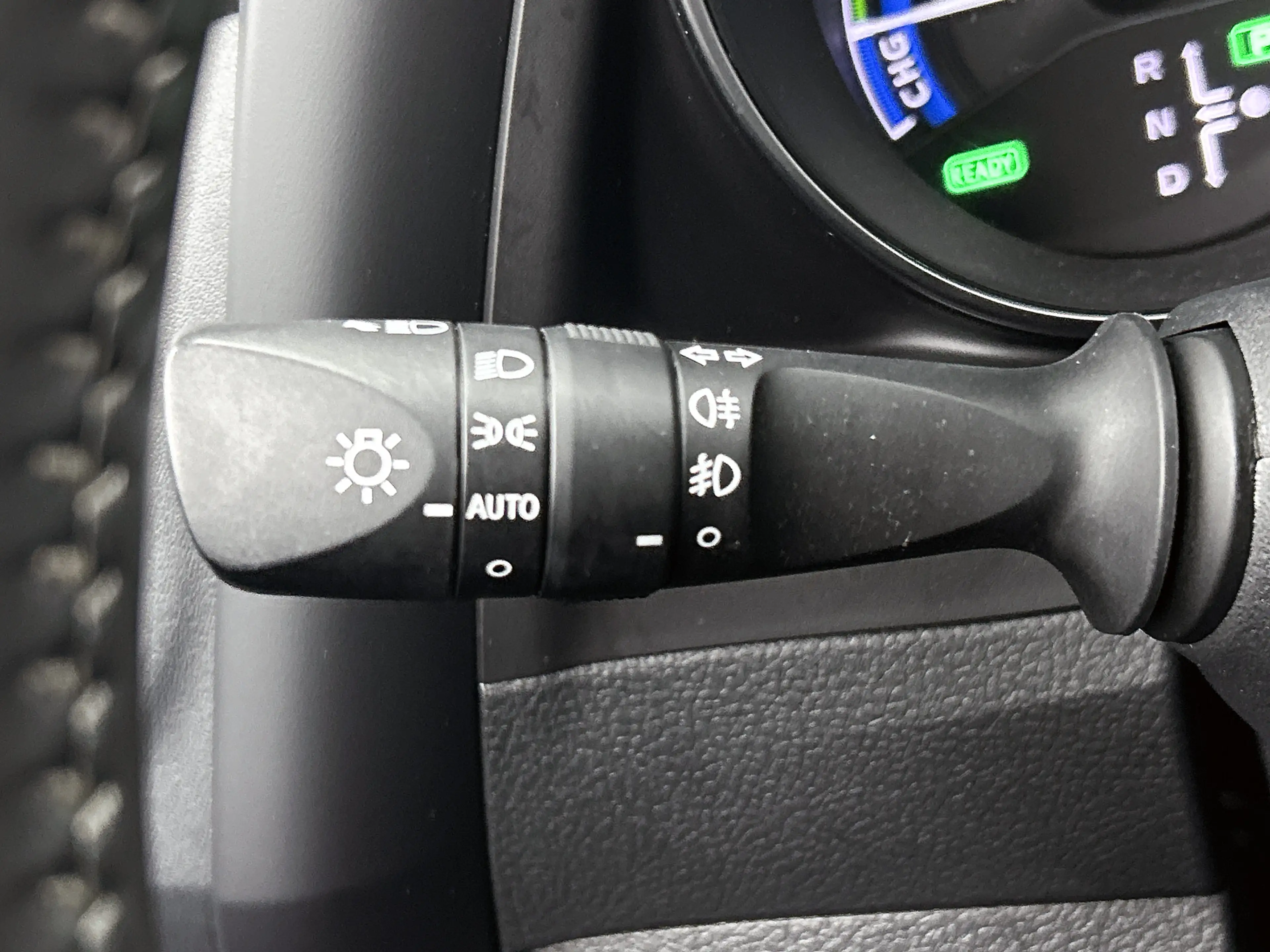 Toyota Auris Touring Sports 1.8 Hybrid Dynamic Ultimate | Stoel — photo 23