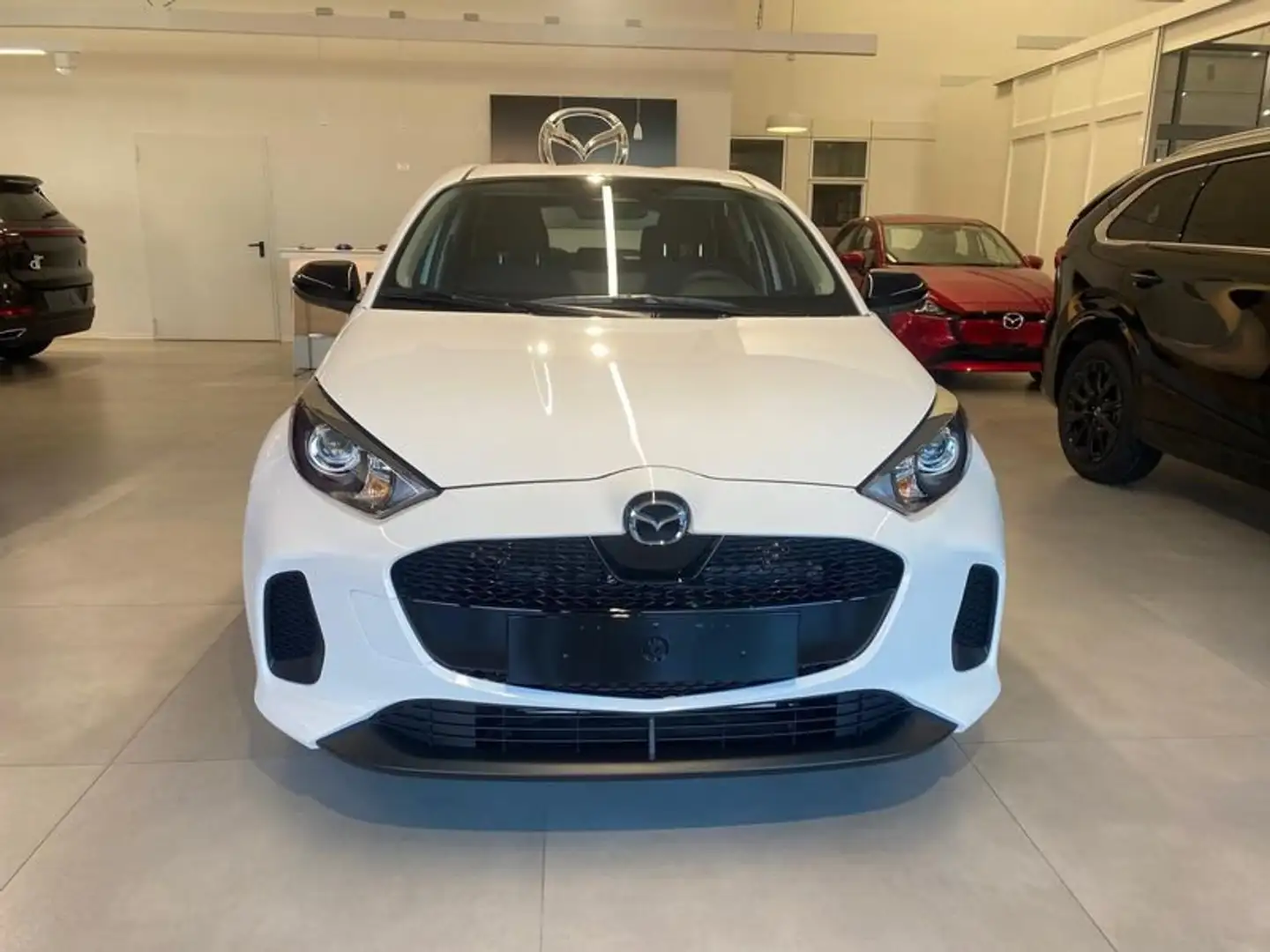 Mazda 2 1.5 VVT e-CVT Full Hybrid Electric Centre-Line Bianco - 1