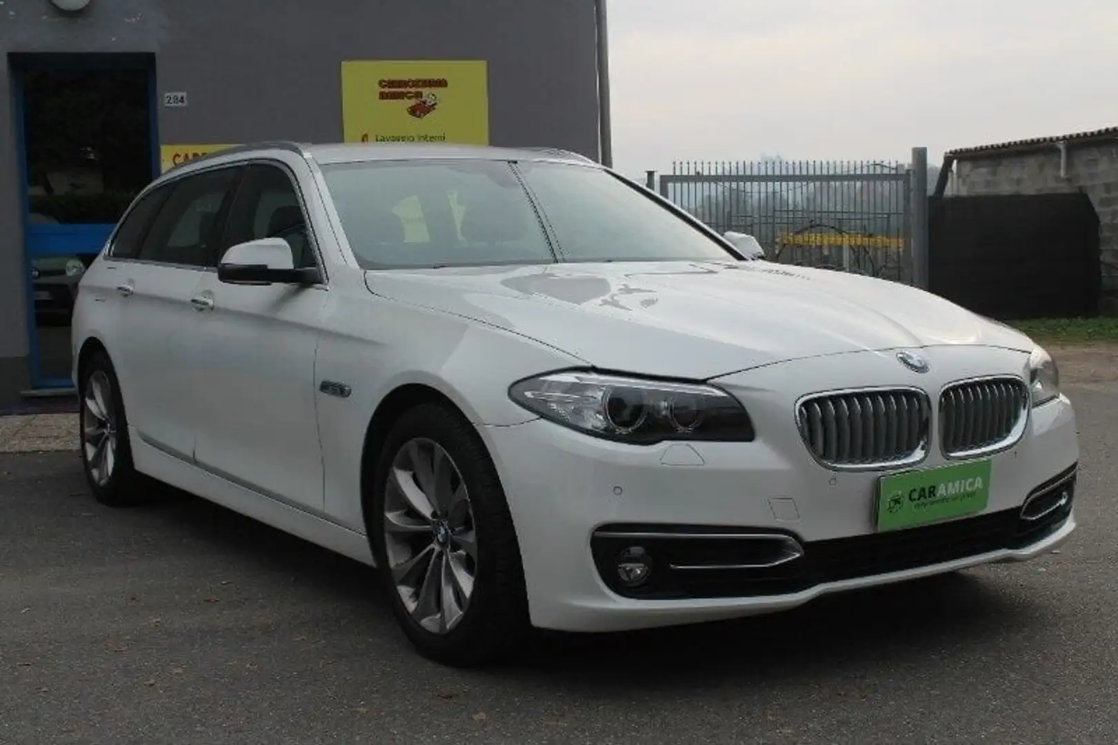 BMW 520 520d Touring Automatic Modern *BMW OIL INCLUSIVE* Weiß - 2