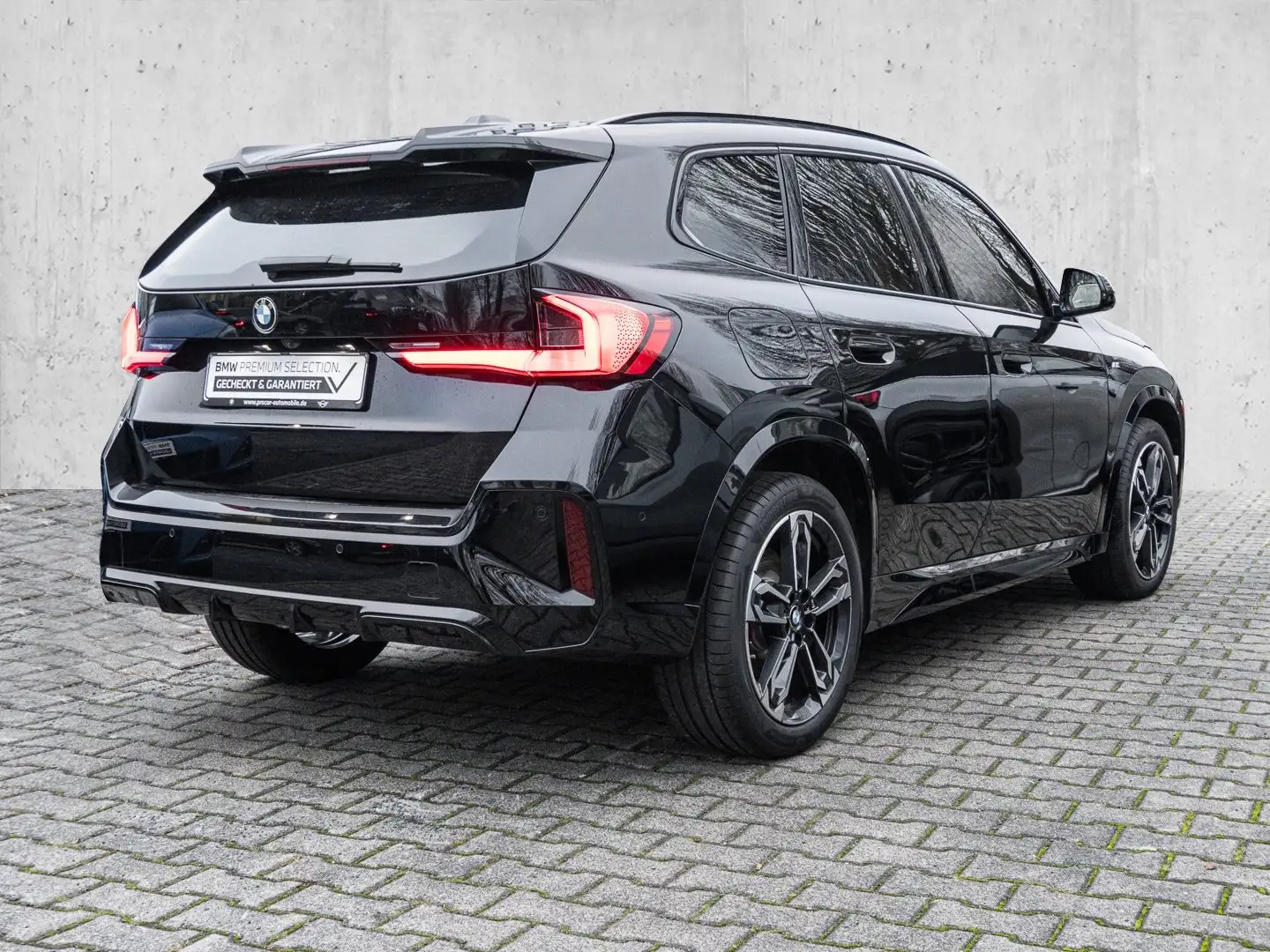 BMW X1 sDrive18i M Sport Pro Aut. HUD AHK, DA, PA+, Shado Schwarz - 2