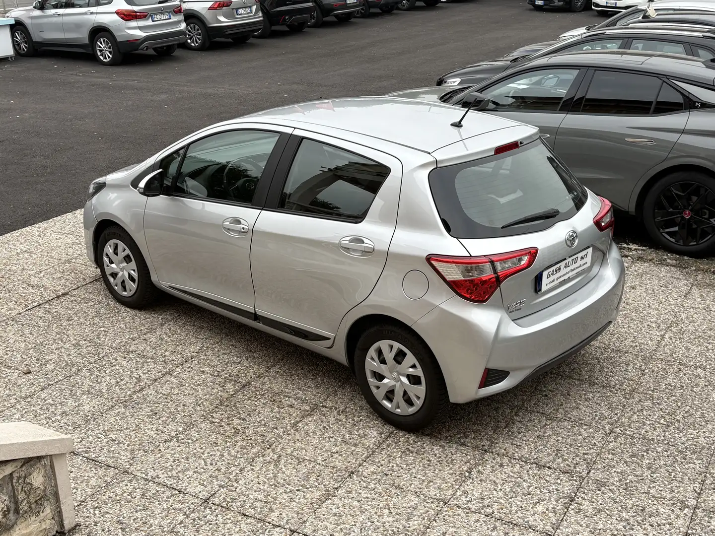 Toyota Yaris 5p 1.0 Lounge my16 Argent - 2