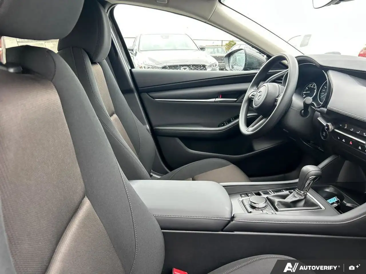 Mazda 3 снимка Mazda 3