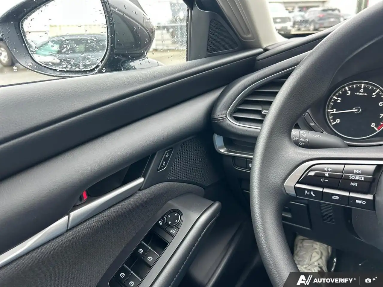 Mazda 3 снимка Mazda 3